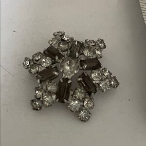 Crystal Snowflake Brooch Pin - Silver Tone